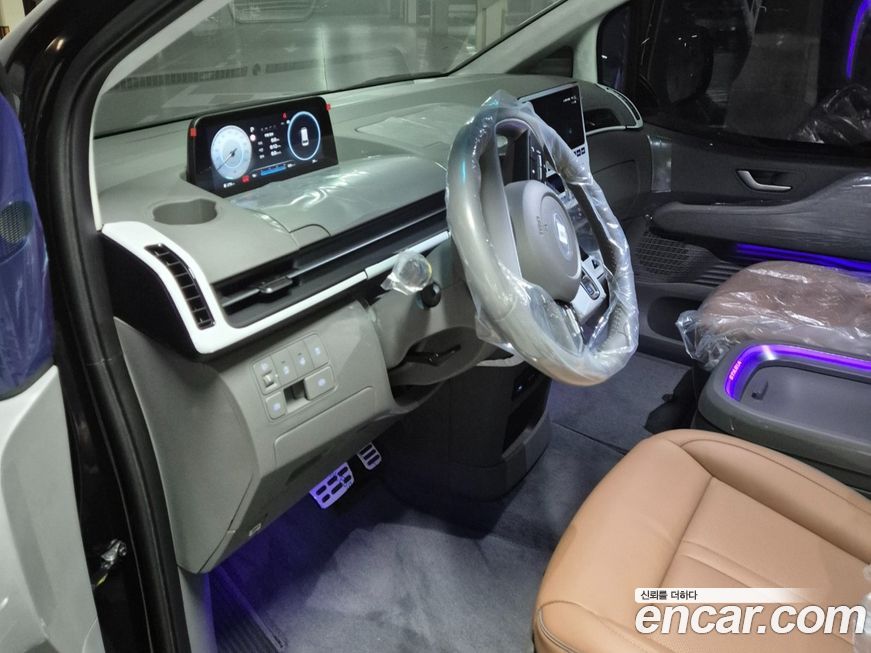 Hyundai Staria 2025
