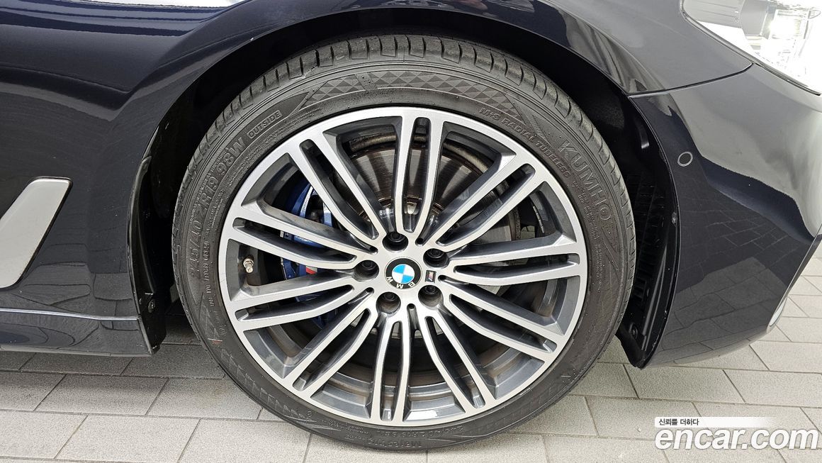 BMW 5-Series 2020