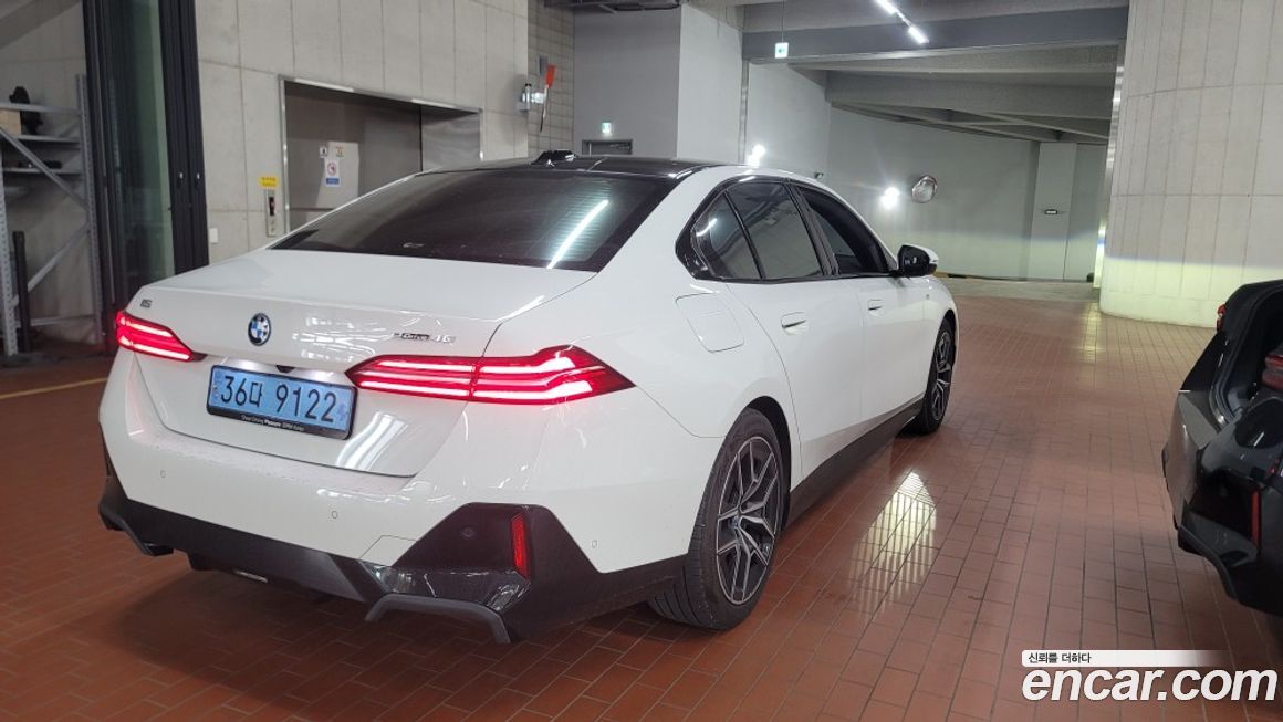 BMW i5 2024