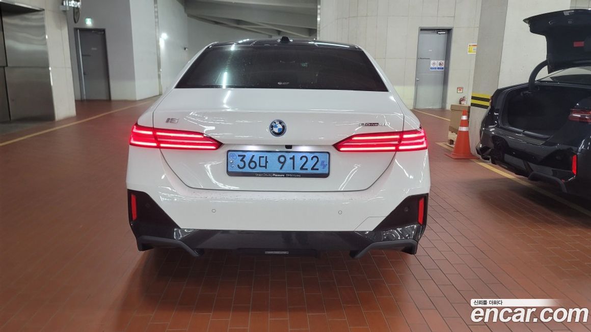 BMW i5 2024