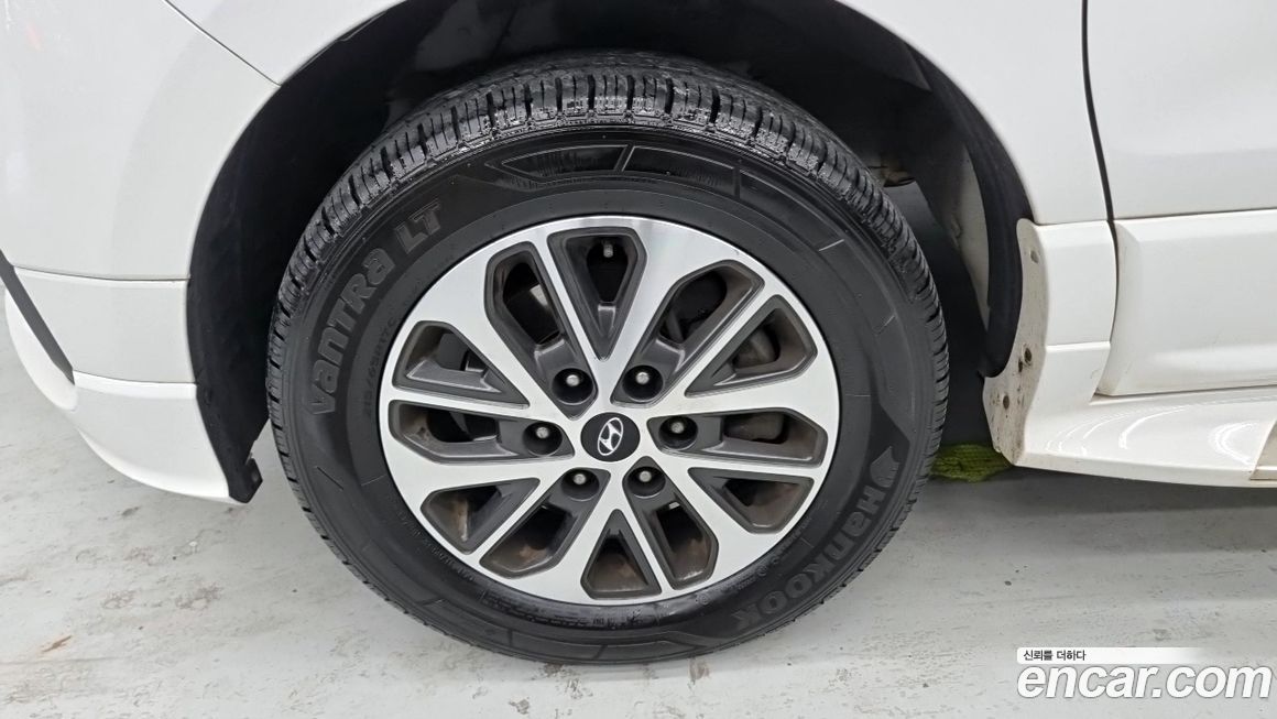 Hyundai Starex 2019
