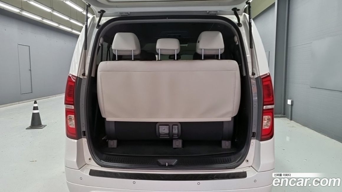 Hyundai Starex 2019