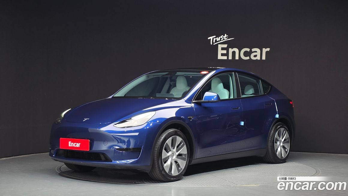 Tesla Model Y 2024