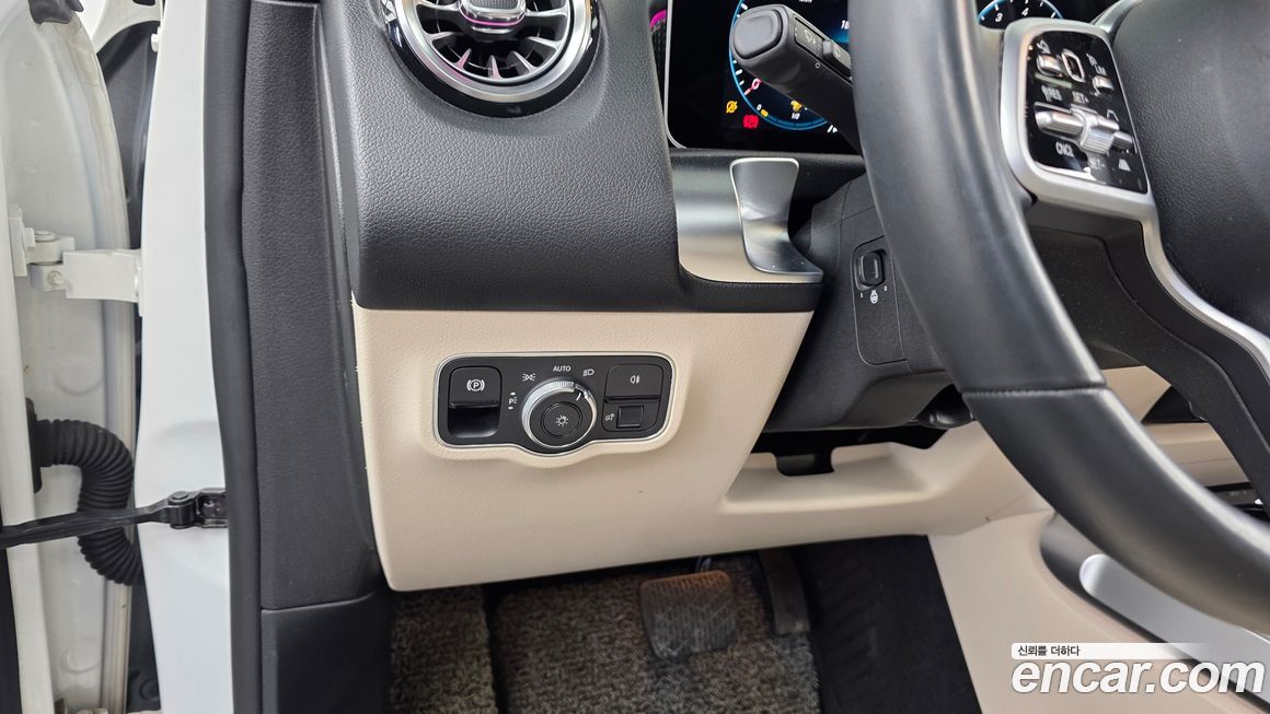 Mercedes-Benz GLB-Class 2020