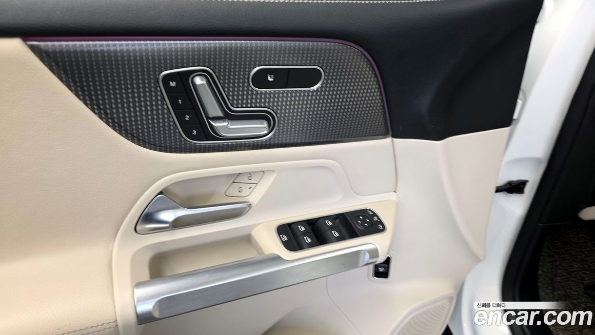 Mercedes-Benz GLB-Class 2020