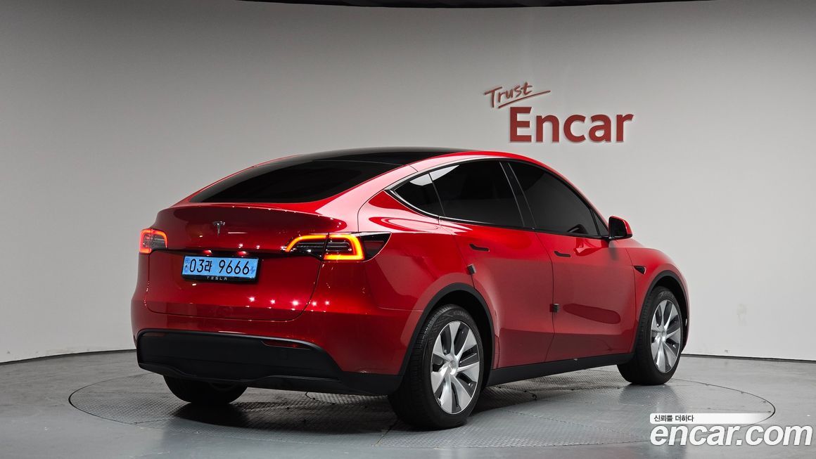 Tesla Model Y 2023