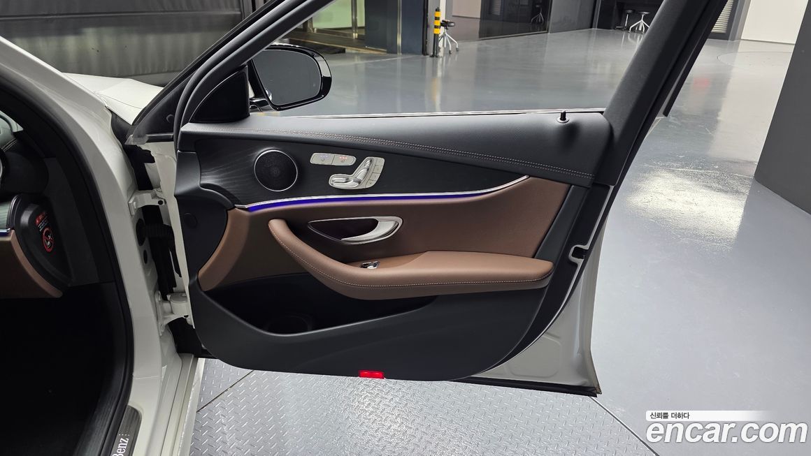 Mercedes-Benz E-Class 2023
