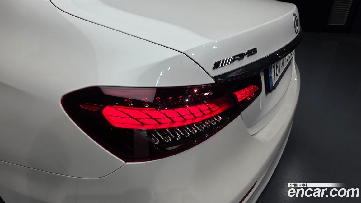 Mercedes-Benz E-Class 2023
