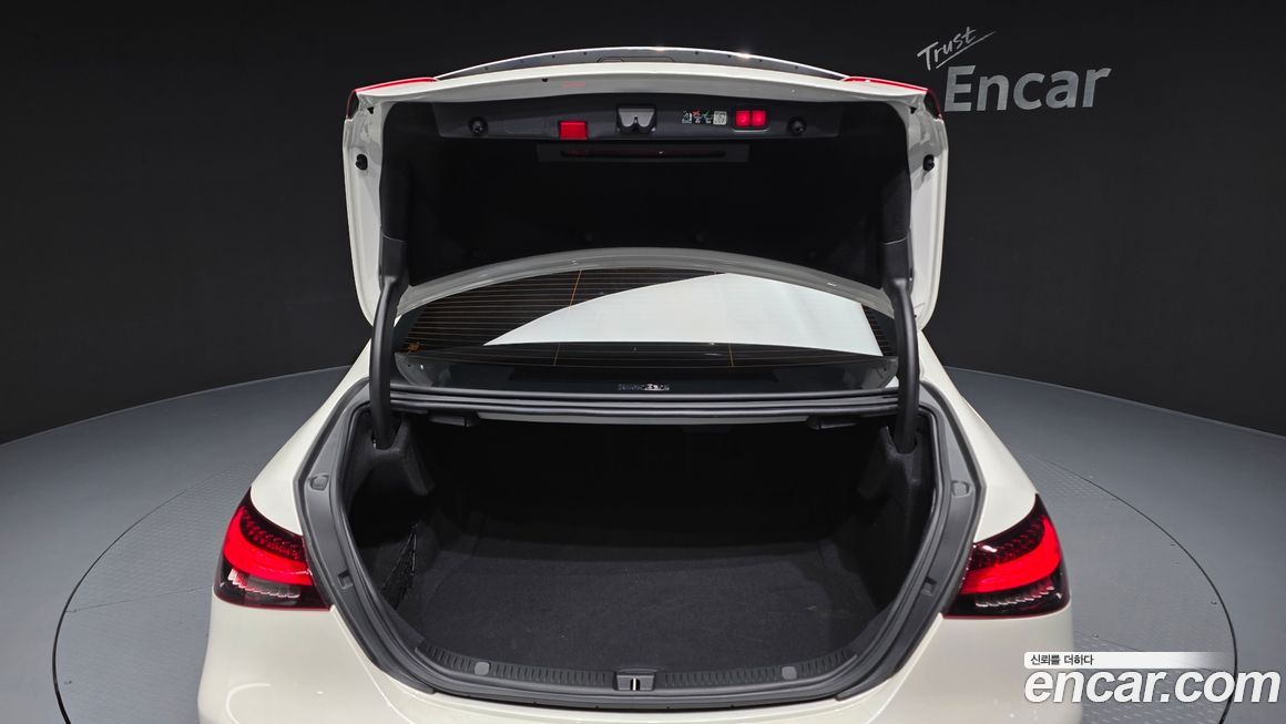 Mercedes-Benz E-Class 2023