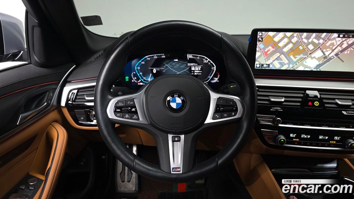 BMW 5-Series 2023