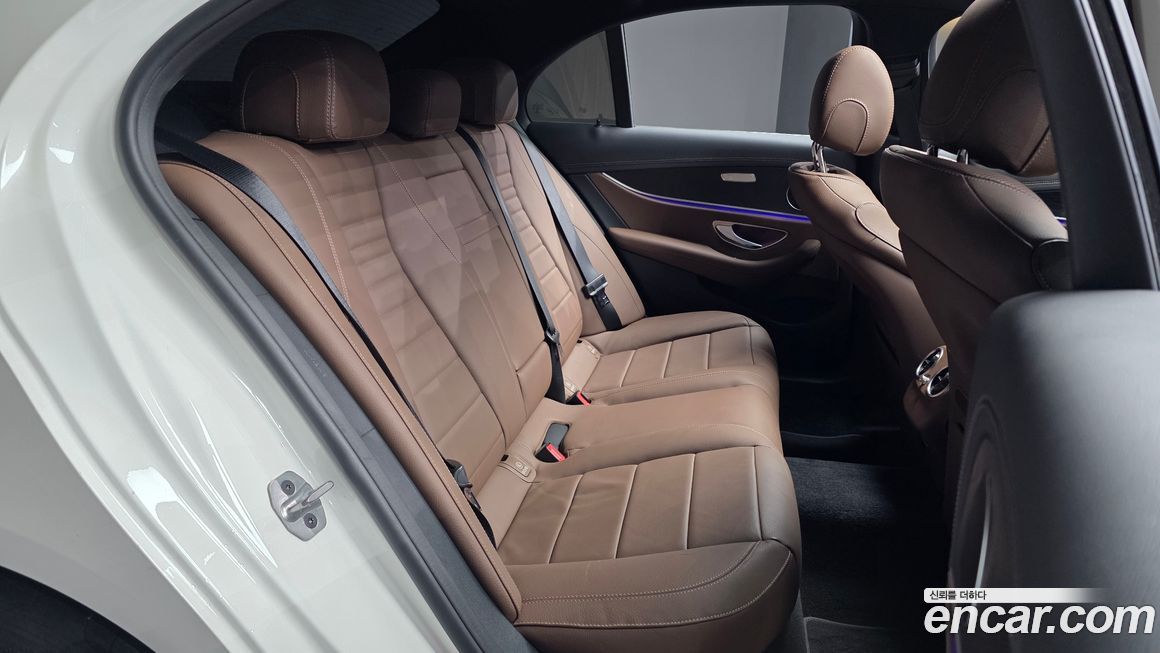 Mercedes-Benz E-Class 2023
