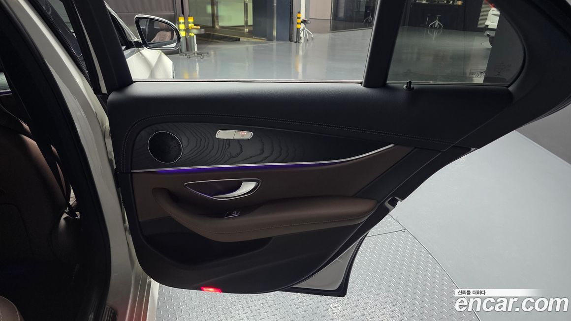 Mercedes-Benz E-Class 2023