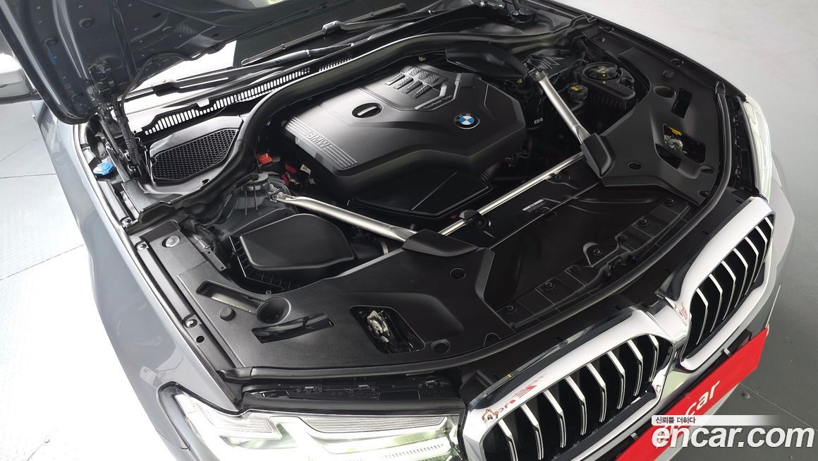 BMW 5-Series 2023