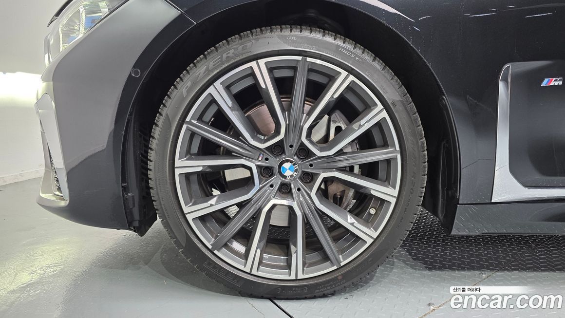 BMW 7-Series 2021