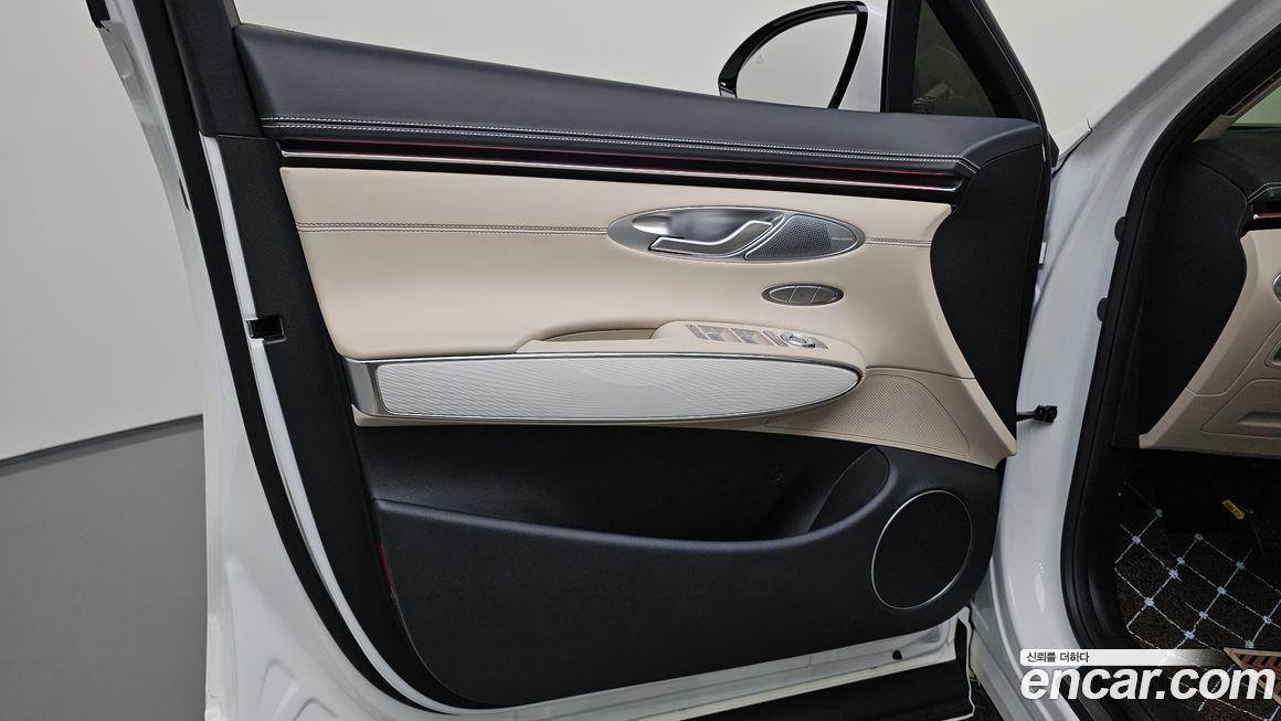 Genesis GV70 2025