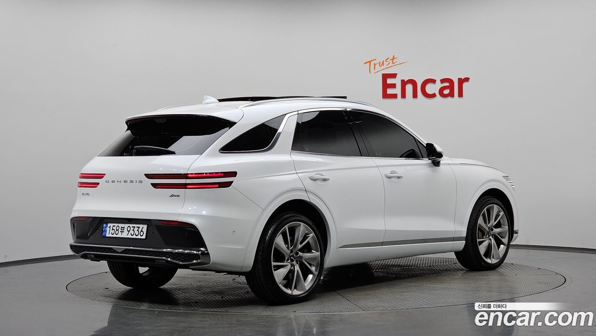 Genesis GV70 2025