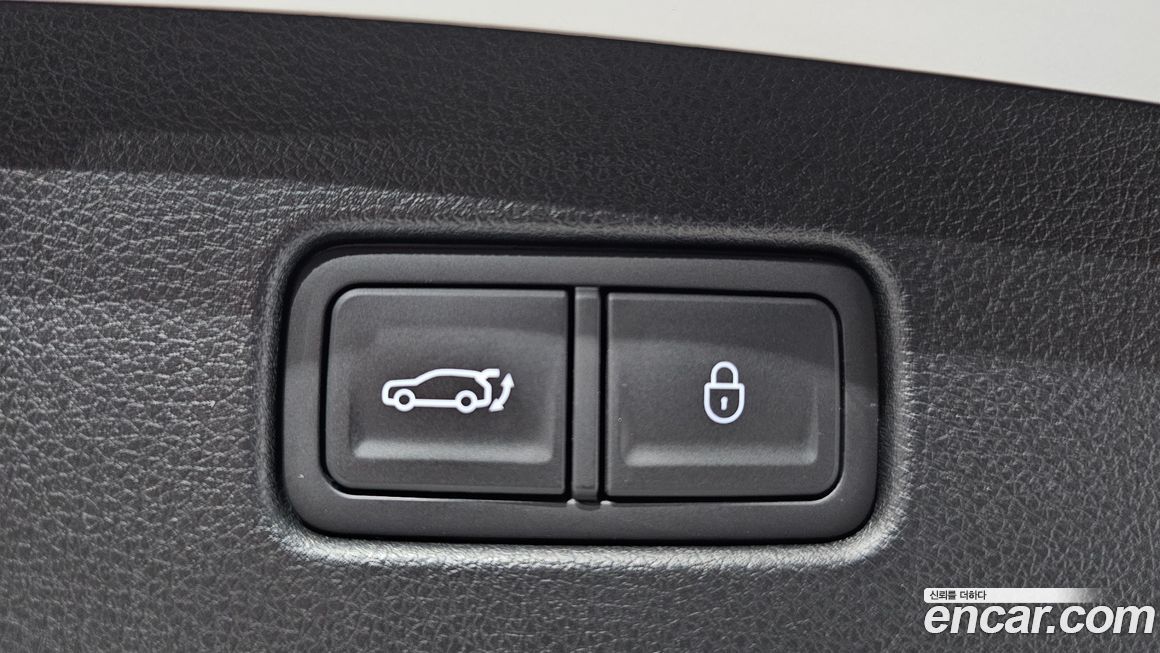 Genesis GV70 2025