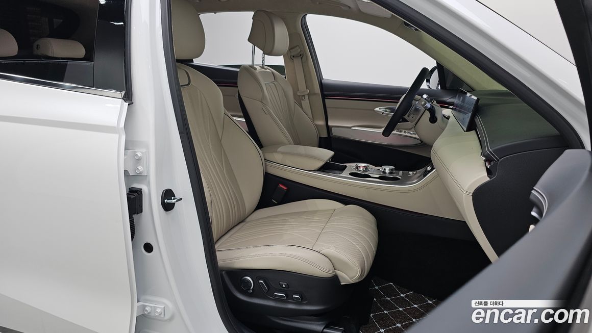 Genesis GV70 2025