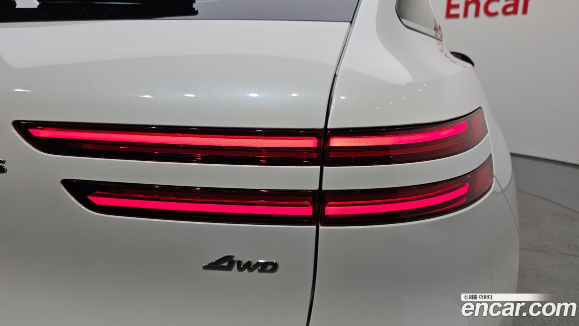Genesis GV70 2025