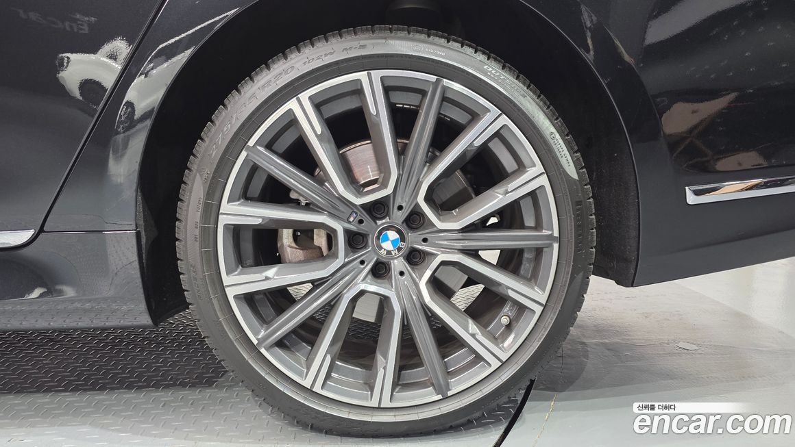BMW 7-Series 2021