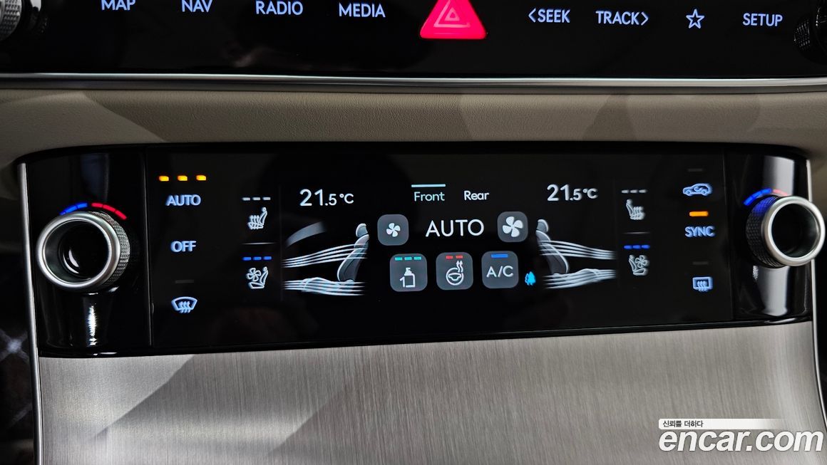Genesis GV70 2025
