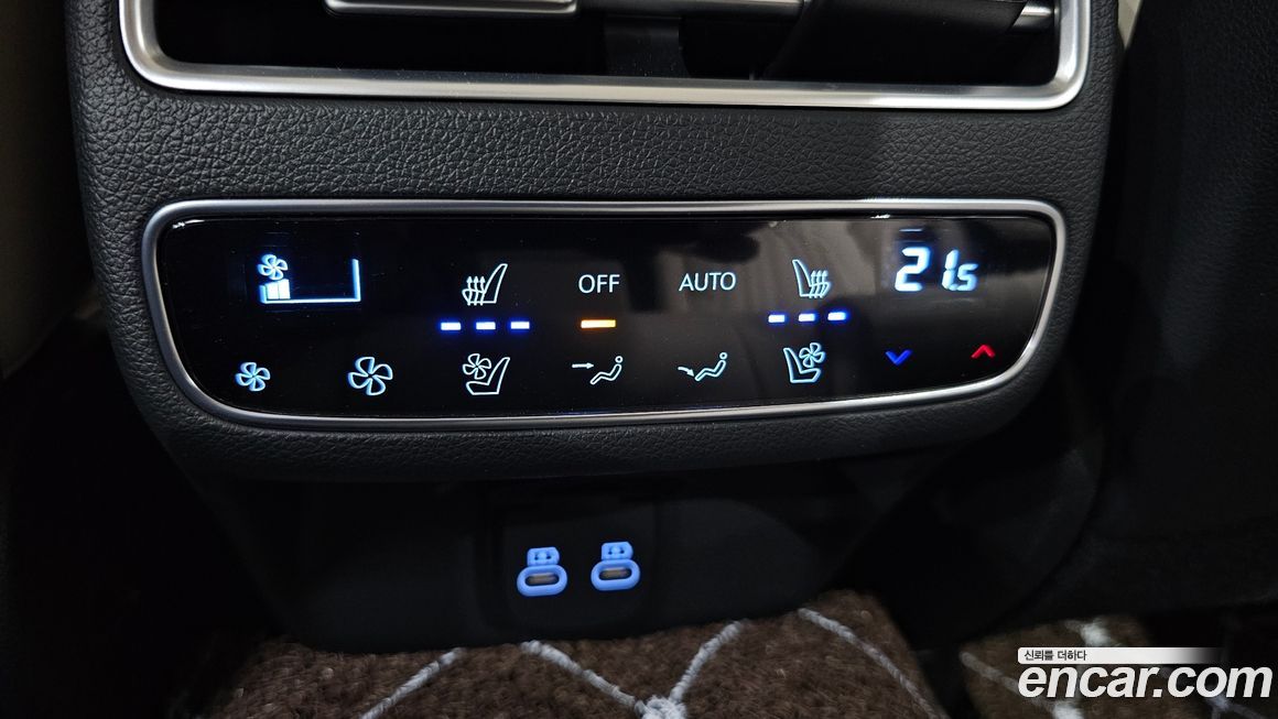 Genesis GV70 2025
