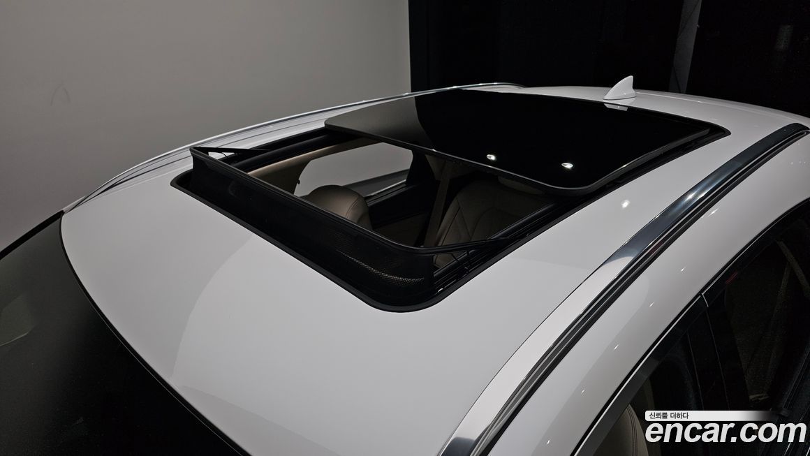 Genesis GV70 2025