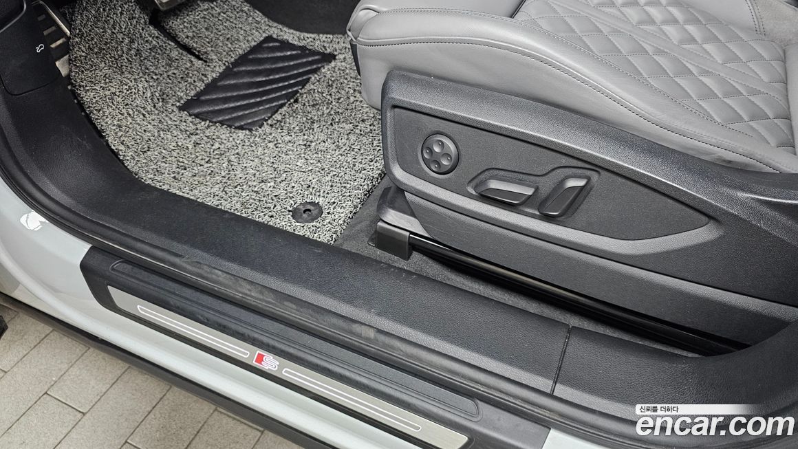 Audi SQ5 2020