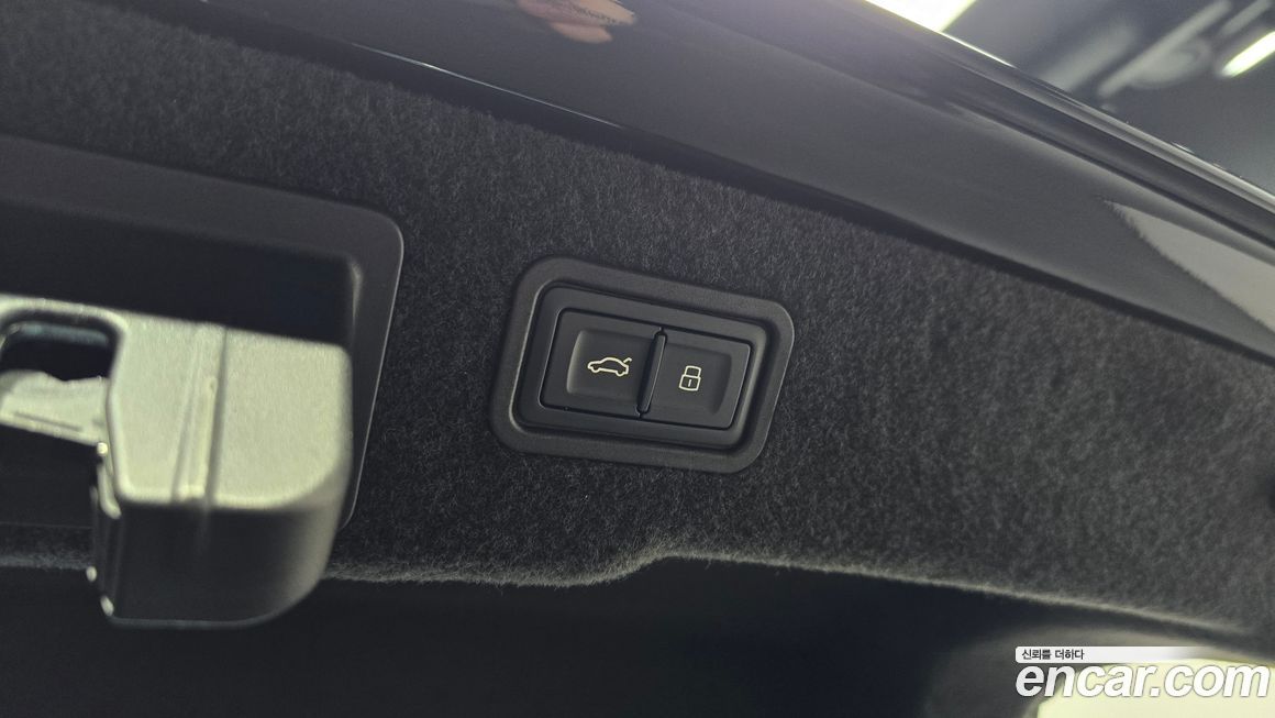 Audi A8 2021