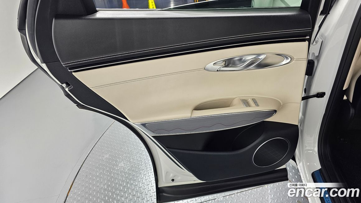 Genesis GV70 2023
