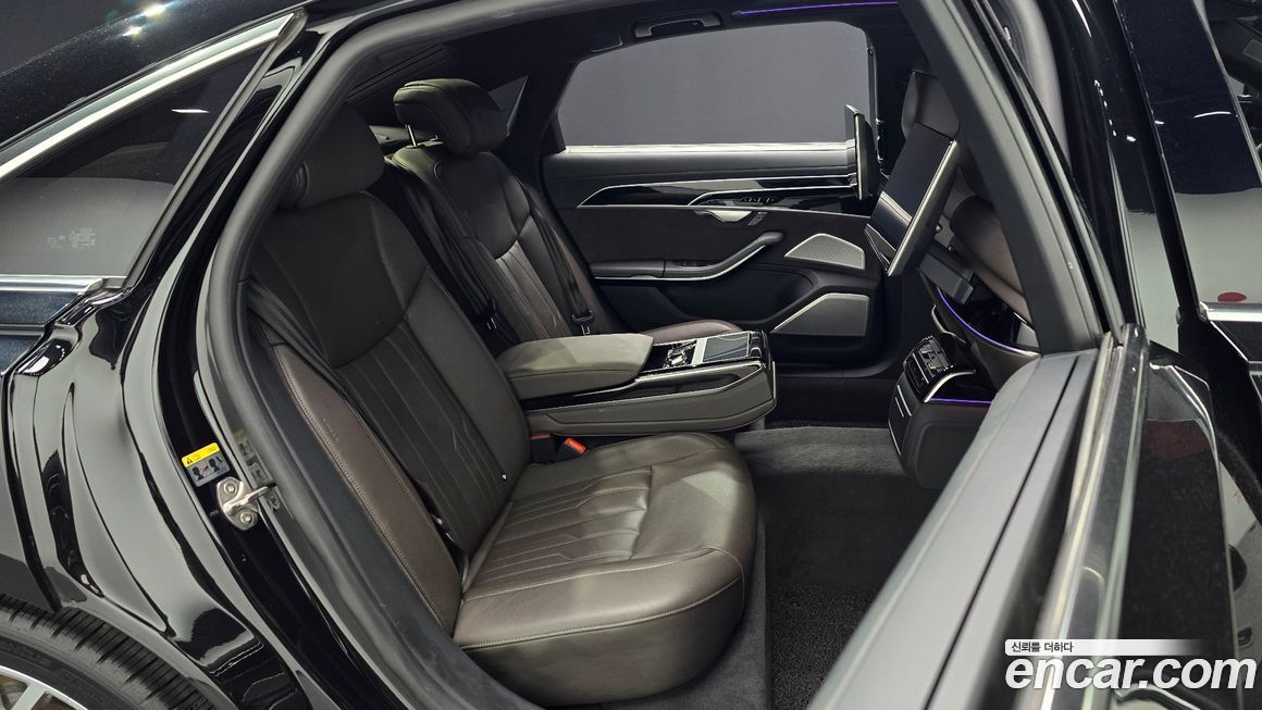 Audi A8 2021