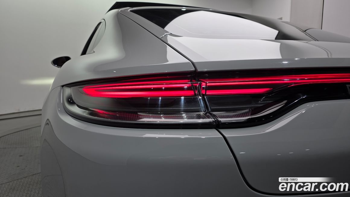 Porsche Panamera 2022