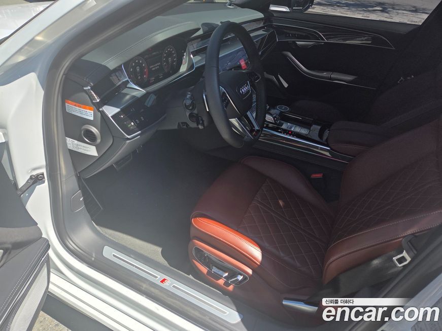 Audi S8 2023