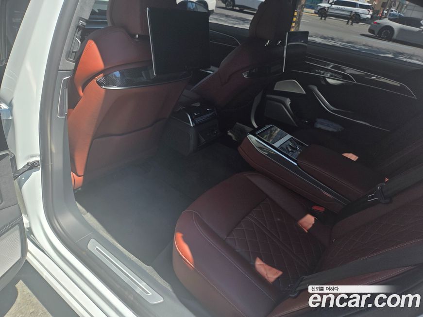 Audi S8 2023