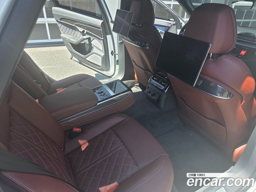 Audi S8 2023