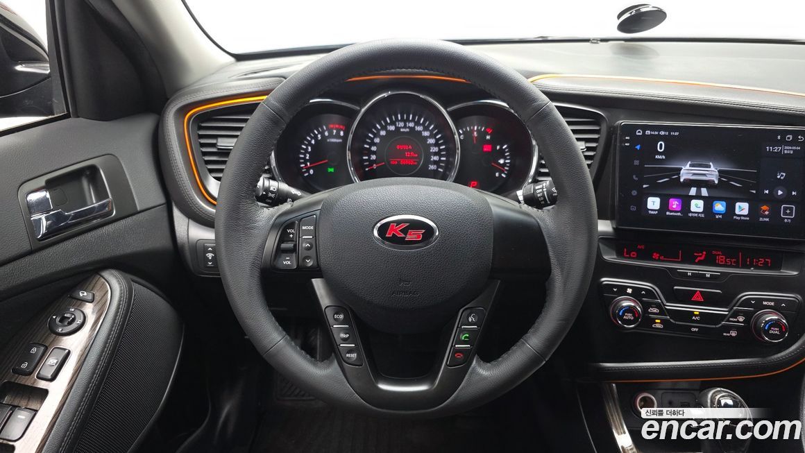 Kia K5 2011