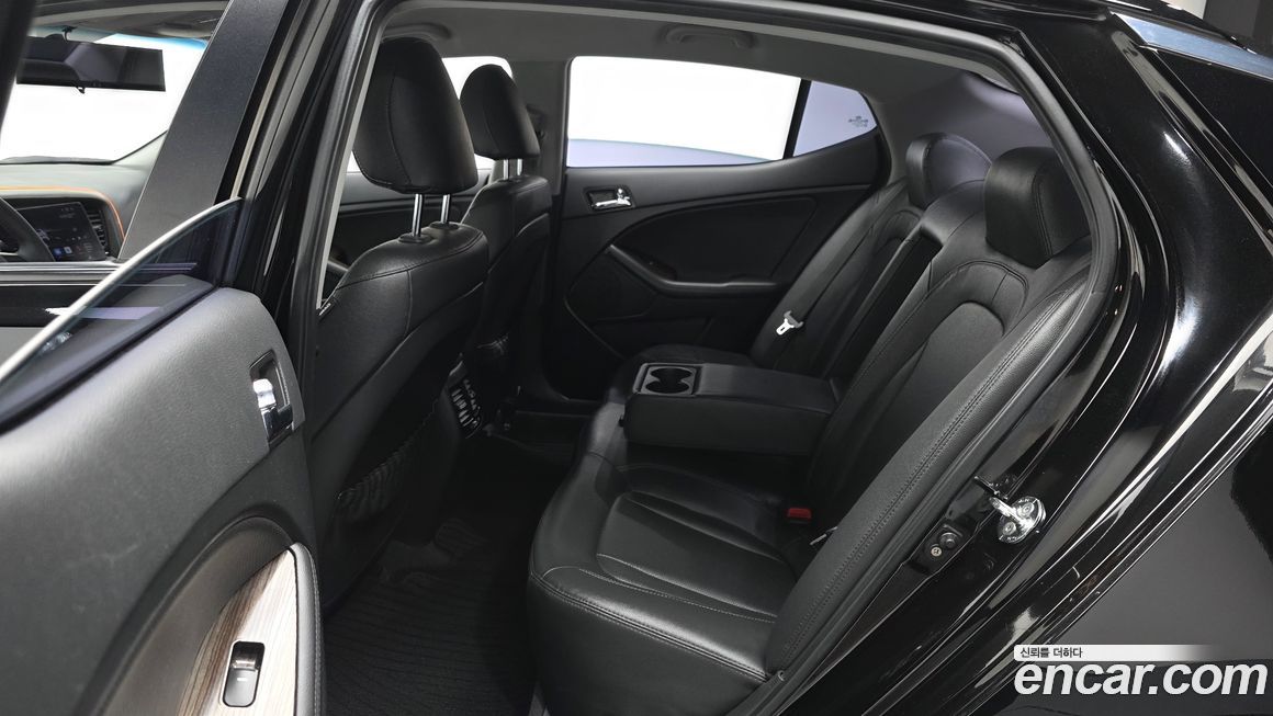 Kia K5 2011