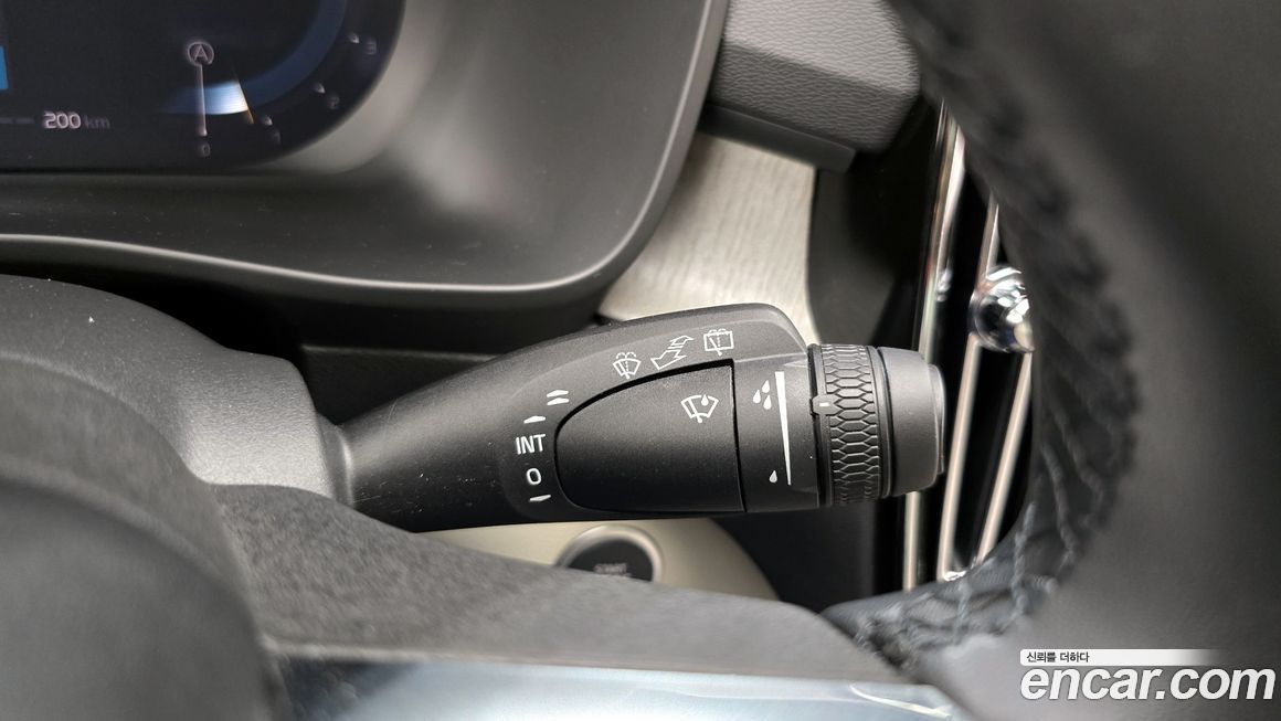 Volvo XC40 2025