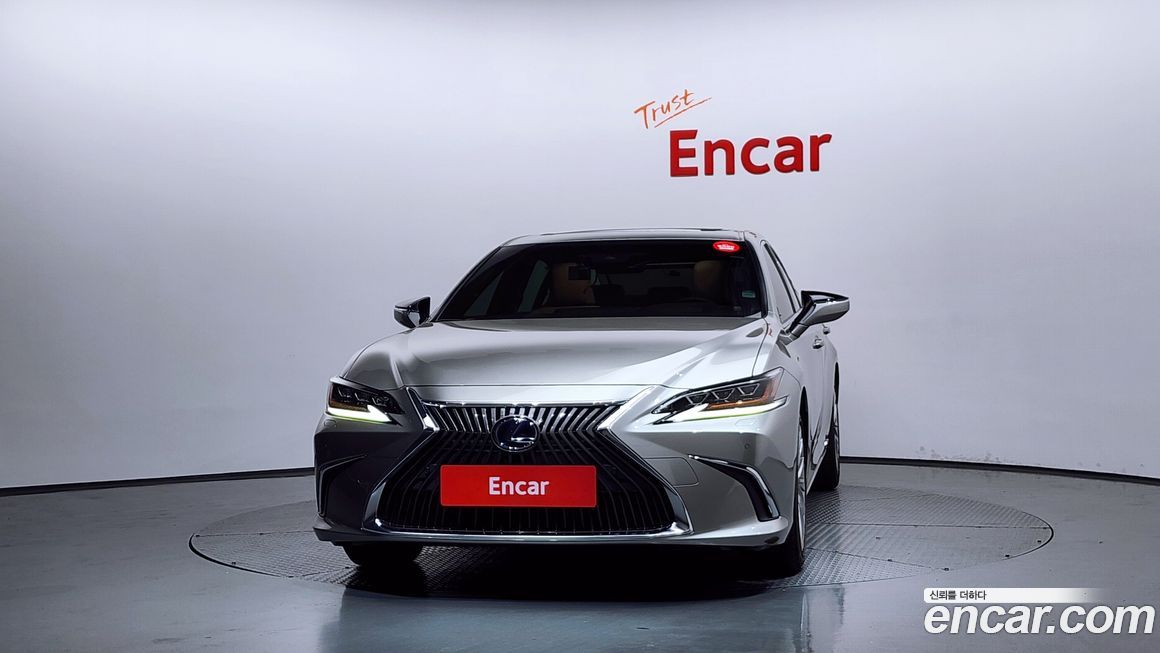 Lexus ES 2021