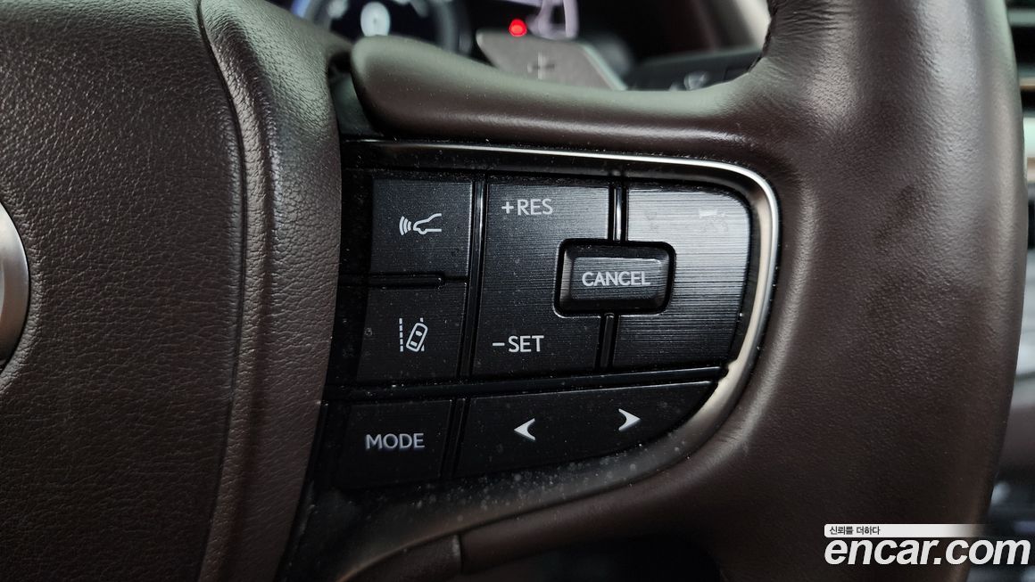 Lexus ES 2021