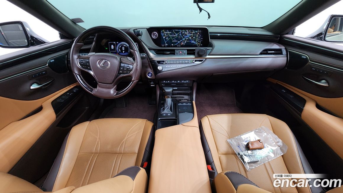 Lexus ES 2021