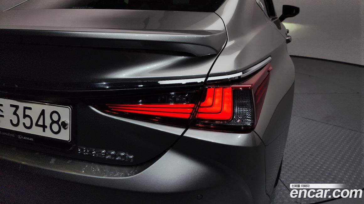 Lexus ES 2021