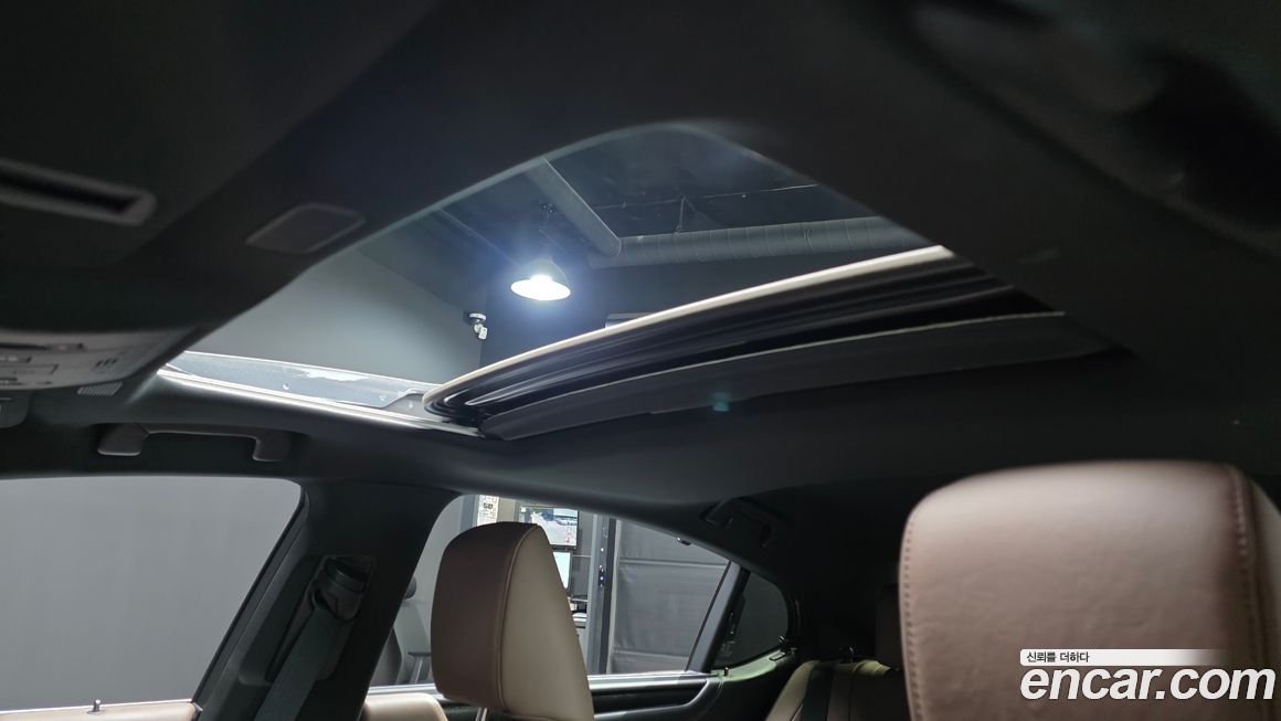 Lexus ES 2025