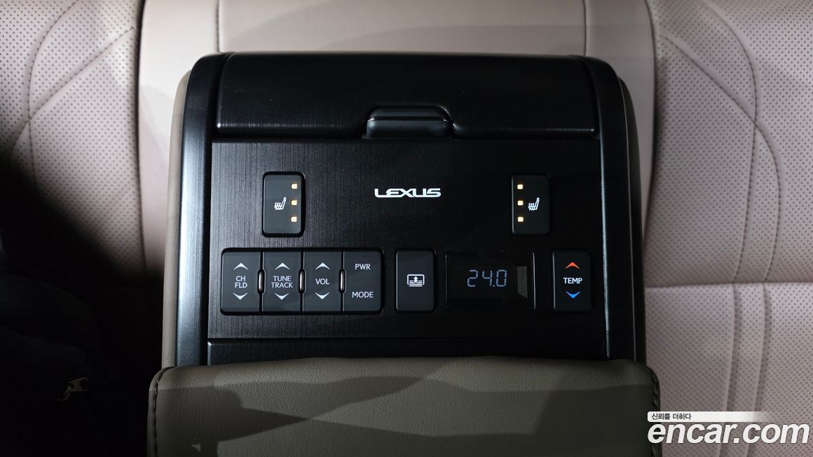 Lexus ES 2025