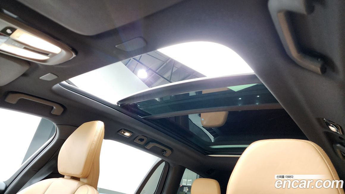 Volvo V60 2025