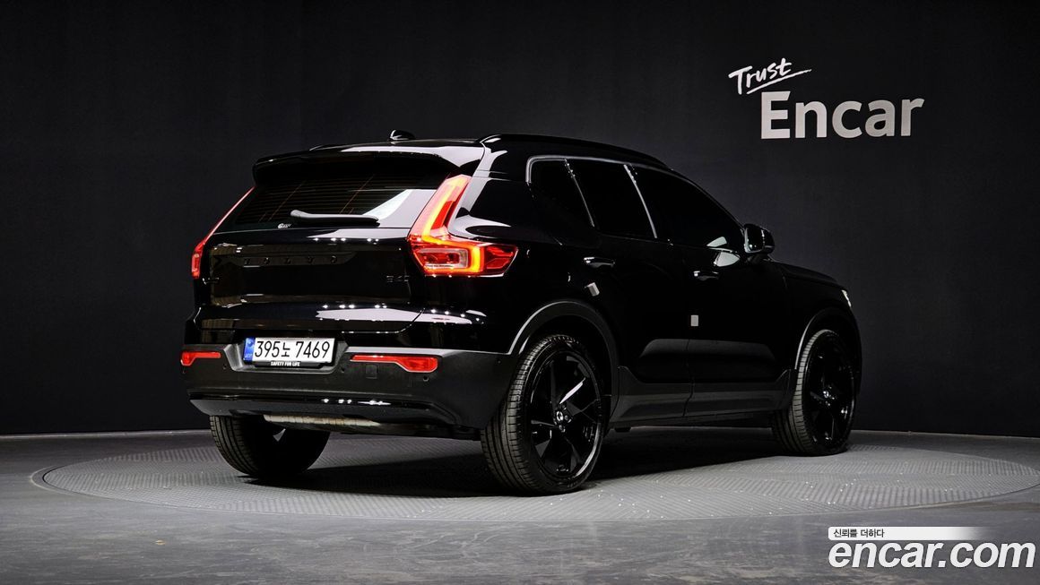 Volvo XC40 2025