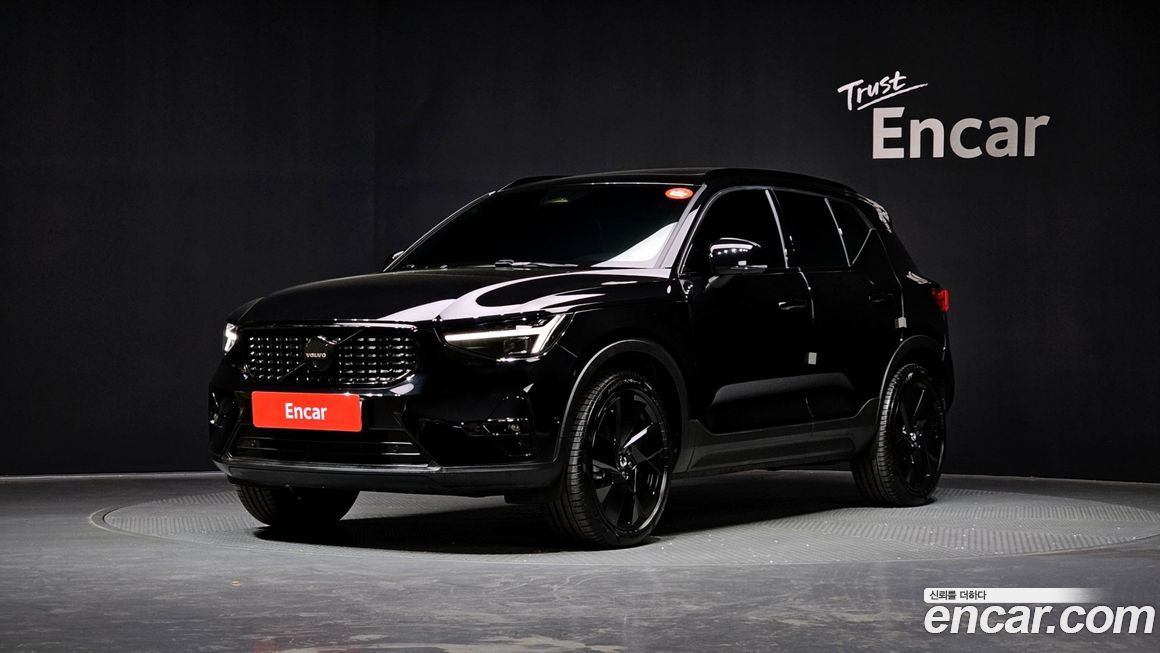 Volvo XC40 2025