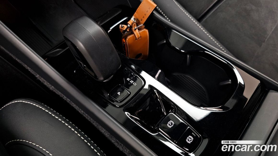 Volvo XC40 2025