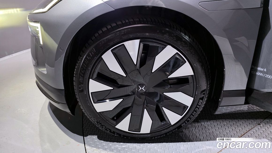 Polestar Polestar 4 2025