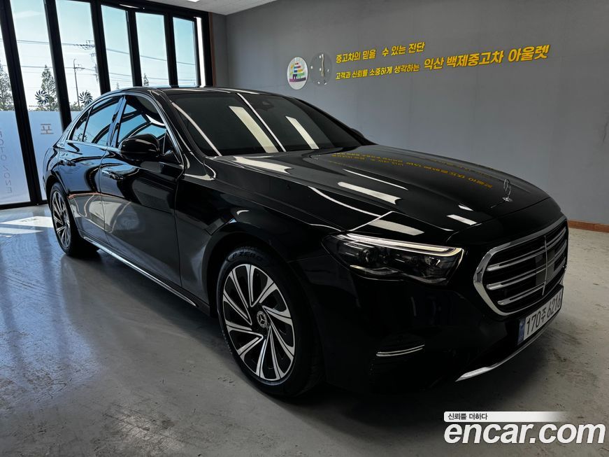 Mercedes-Benz E-Class 2024